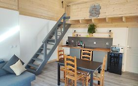 Petit Coin De Bonheur Studio Neuf Avec Terrasse Et Parking Prive A 5Mins Du Centre-Ville